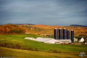 Une ferme en automne