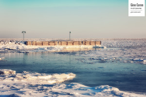 Le quai entouré de glace