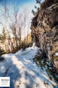 Sur le bord du rocher