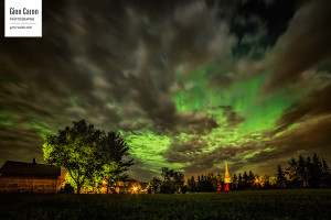 Aurore boréale et nuages